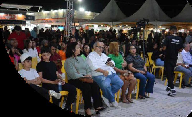 Público em palestra na ExpoSerra